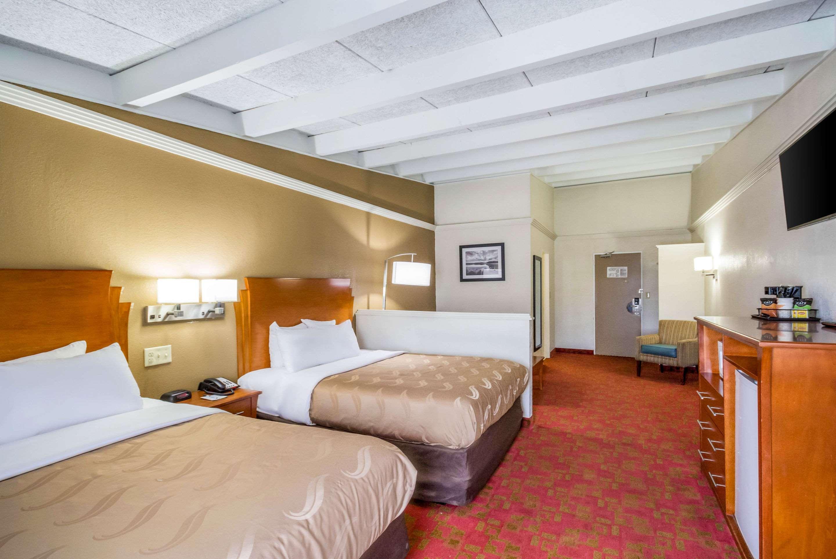 Quality Inn & Suites Kansas City - Independence I-70 East Экстерьер фото