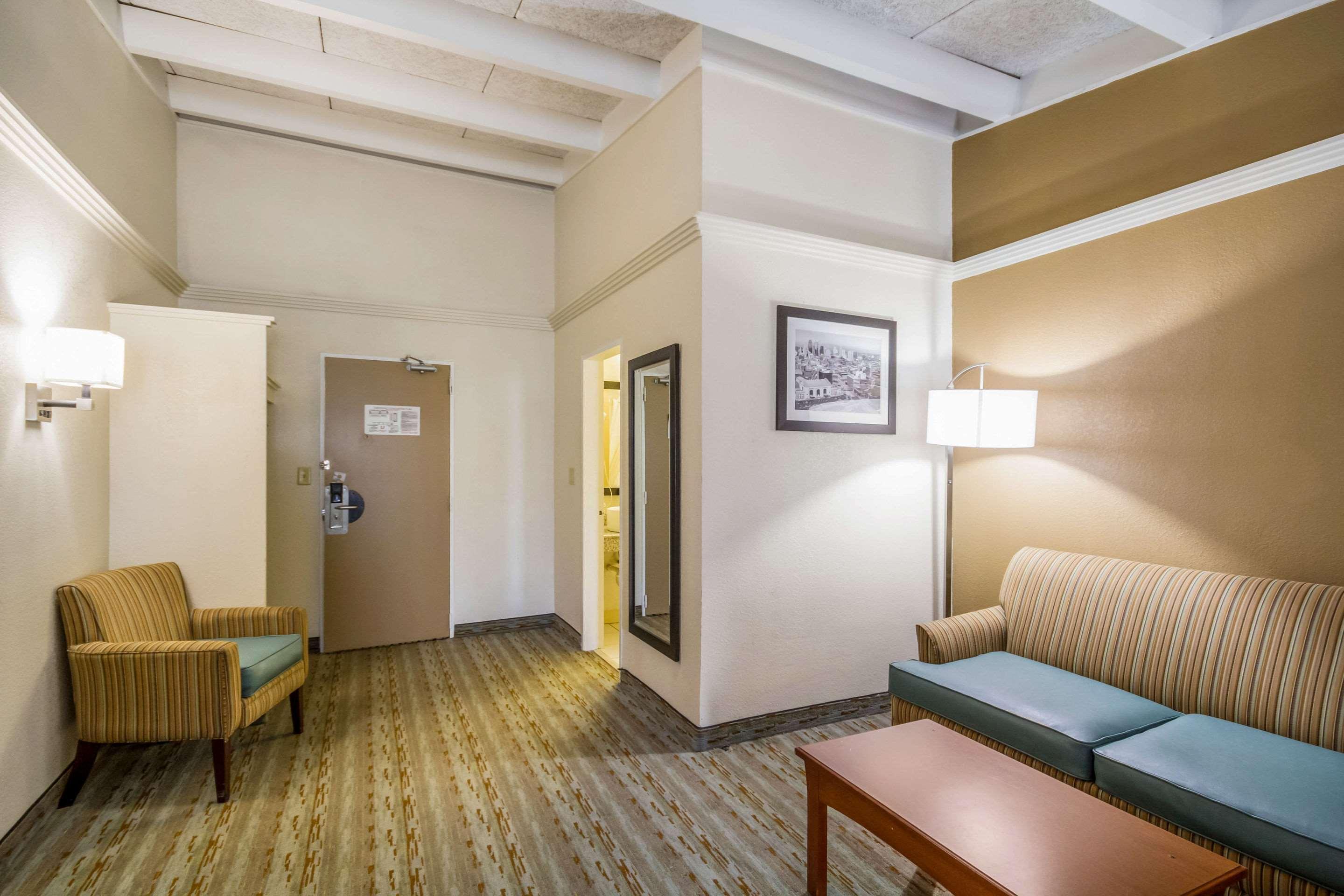 Quality Inn & Suites Kansas City - Independence I-70 East Экстерьер фото
