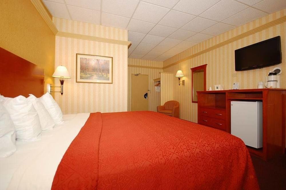 Quality Inn & Suites Kansas City - Independence I-70 East Экстерьер фото