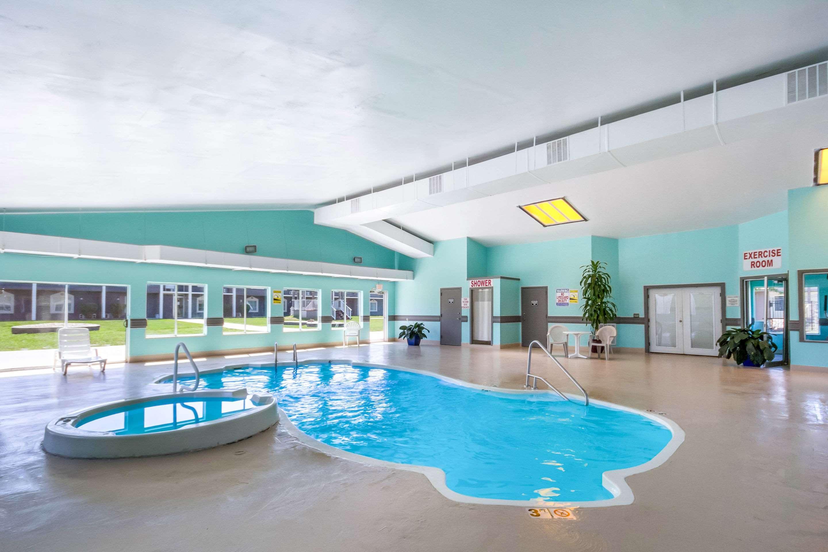 Quality Inn & Suites Kansas City - Independence I-70 East Экстерьер фото