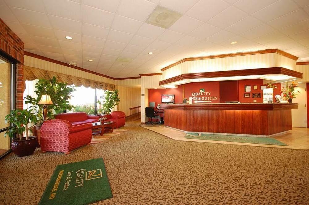 Quality Inn & Suites Kansas City - Independence I-70 East Экстерьер фото
