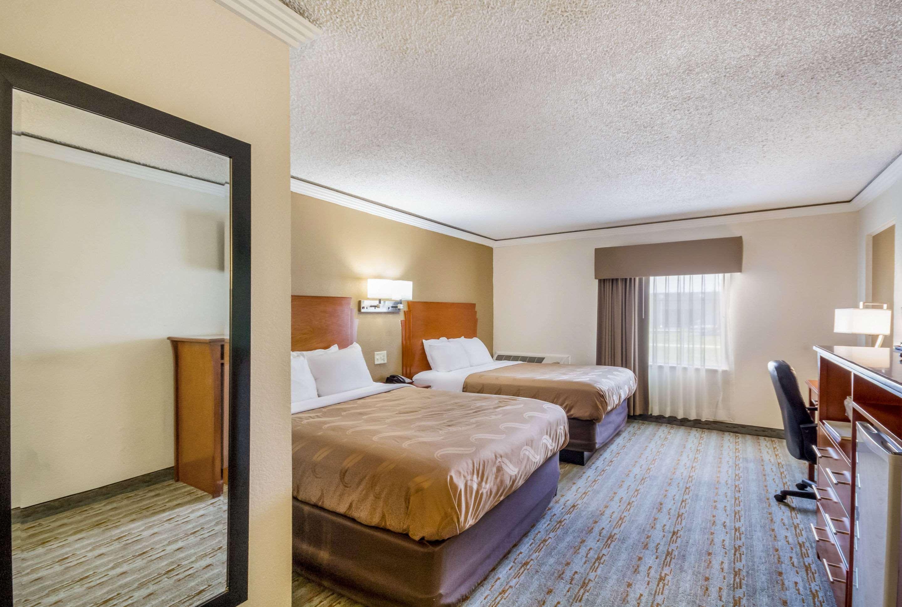Quality Inn & Suites Kansas City - Independence I-70 East Экстерьер фото