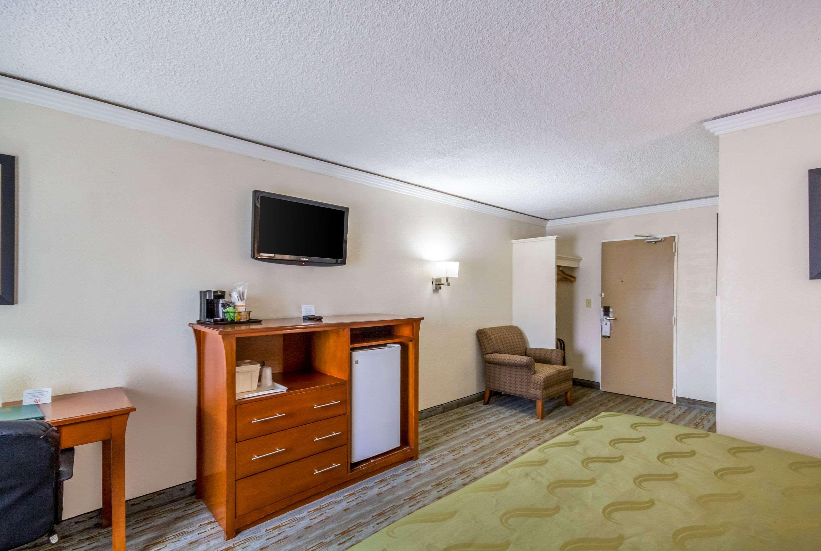 Quality Inn & Suites Kansas City - Independence I-70 East Экстерьер фото