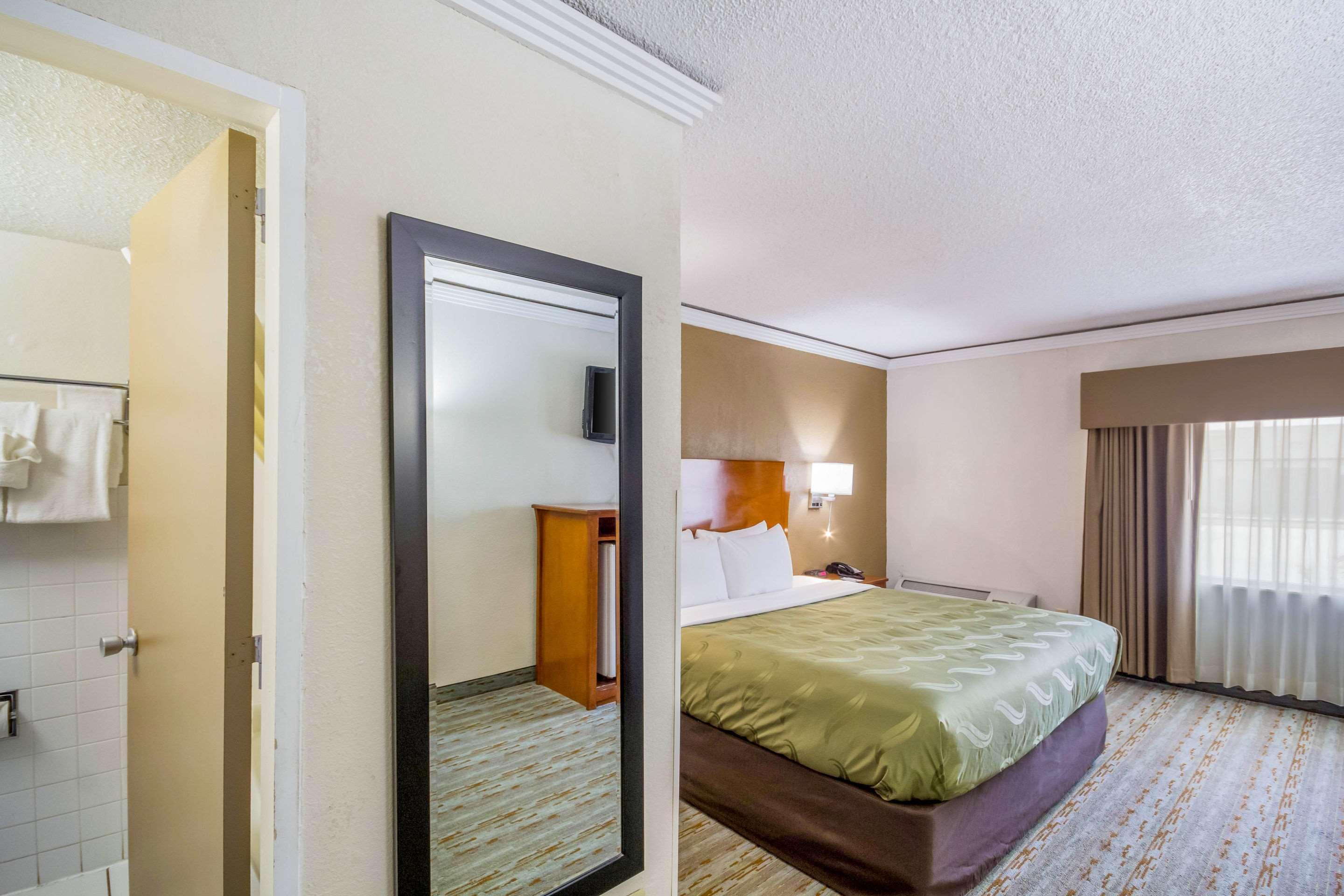 Quality Inn & Suites Kansas City - Independence I-70 East Экстерьер фото