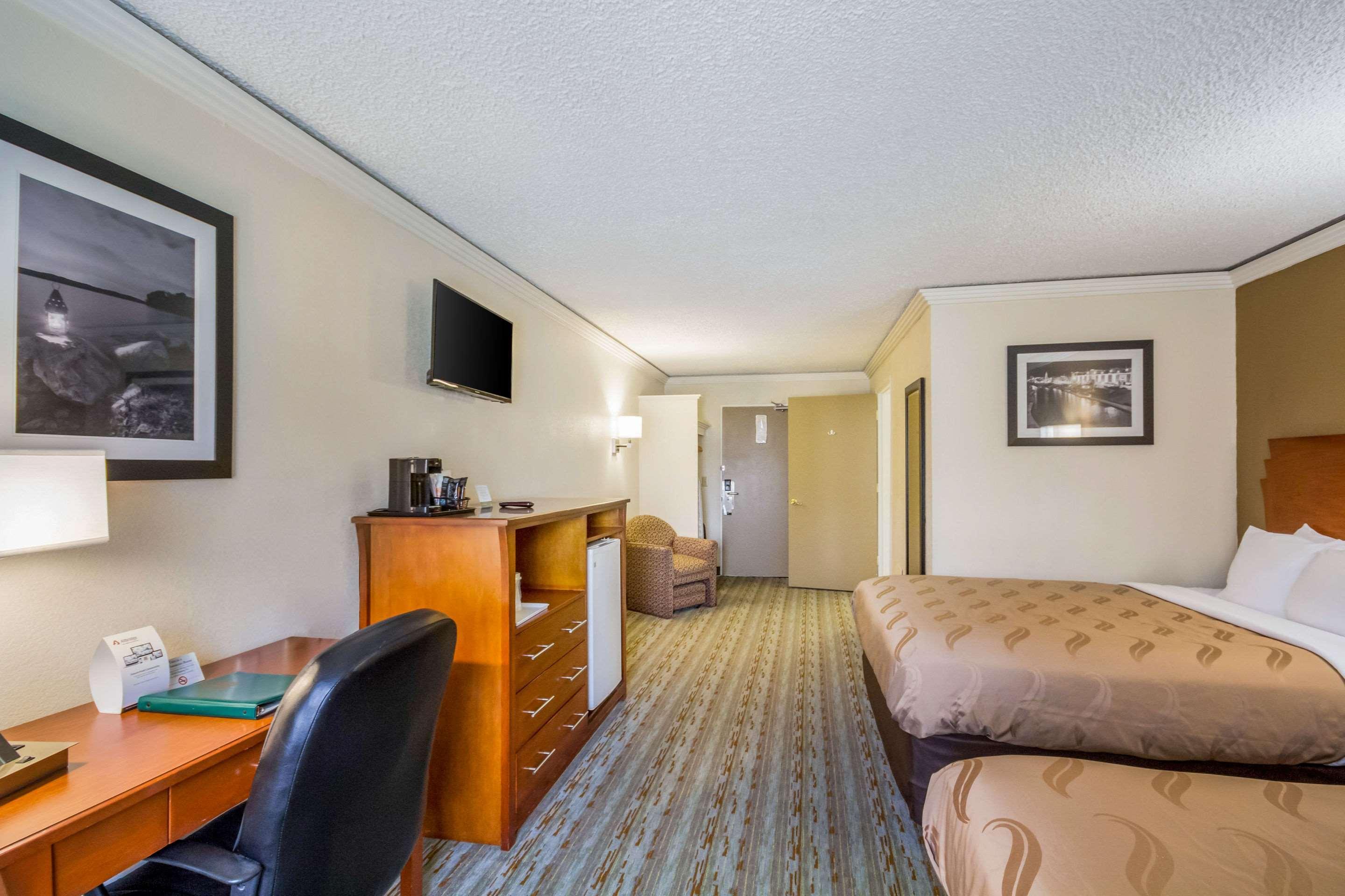 Quality Inn & Suites Kansas City - Independence I-70 East Экстерьер фото