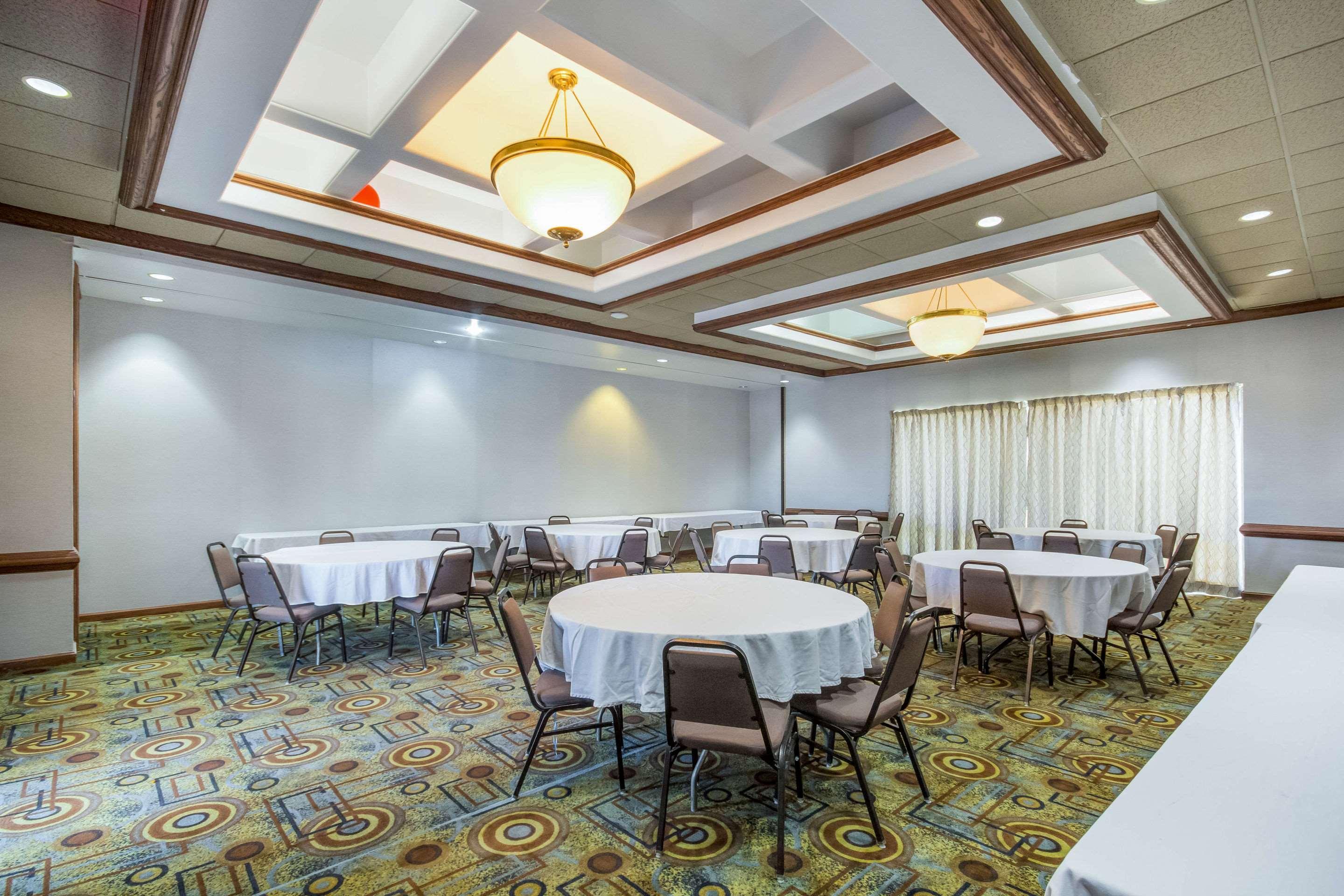 Quality Inn & Suites Kansas City - Independence I-70 East Экстерьер фото