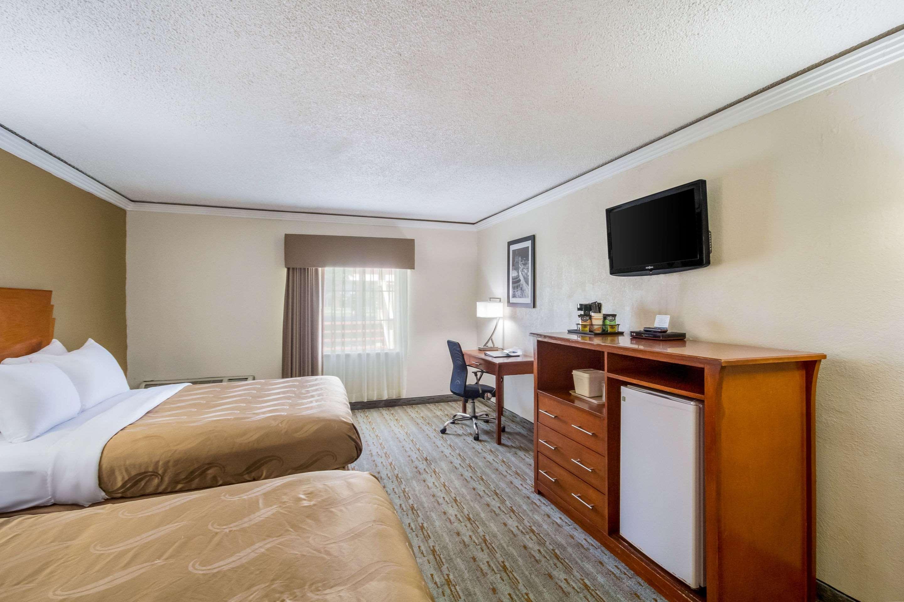 Quality Inn & Suites Kansas City - Independence I-70 East Экстерьер фото