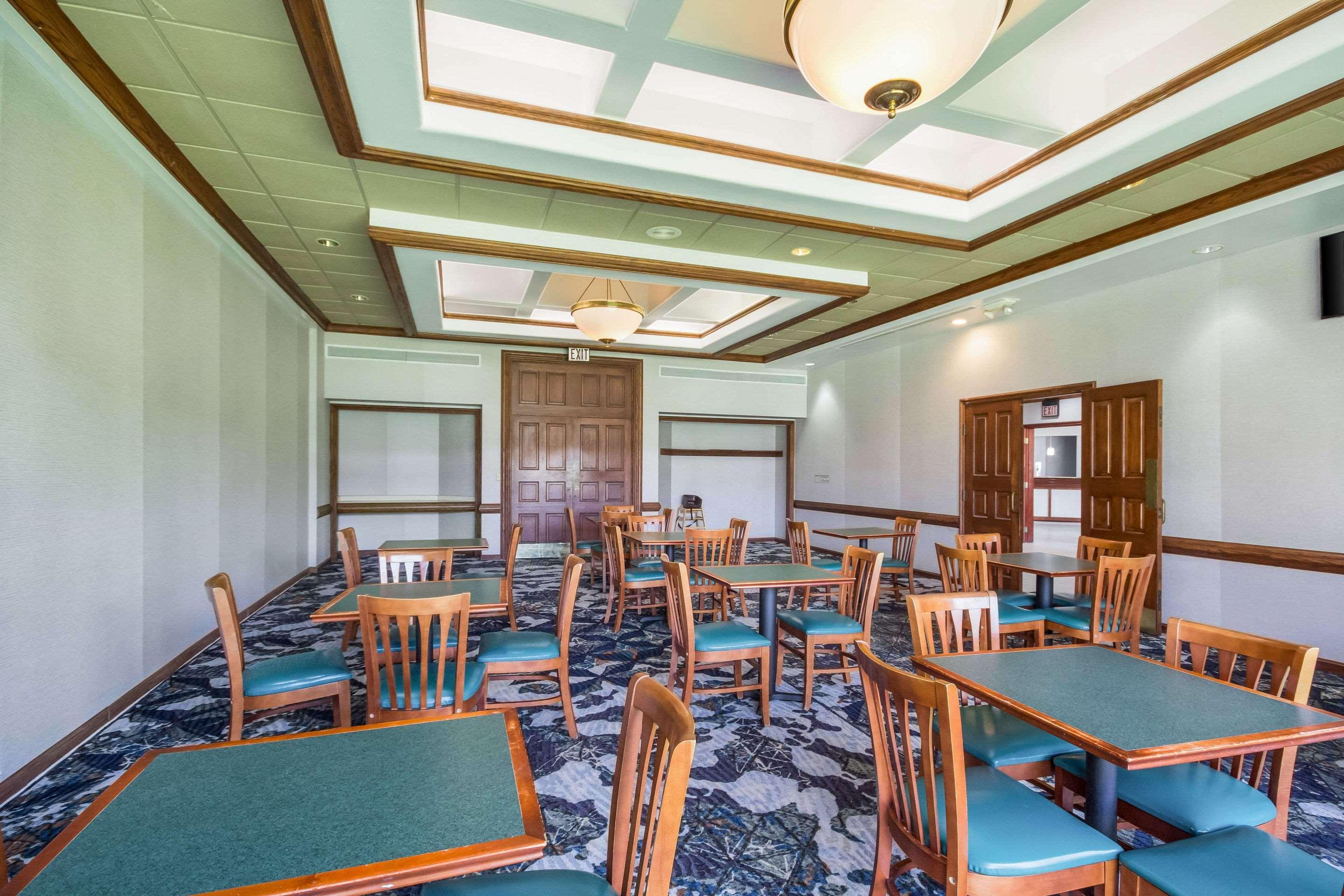 Quality Inn & Suites Kansas City - Independence I-70 East Экстерьер фото
