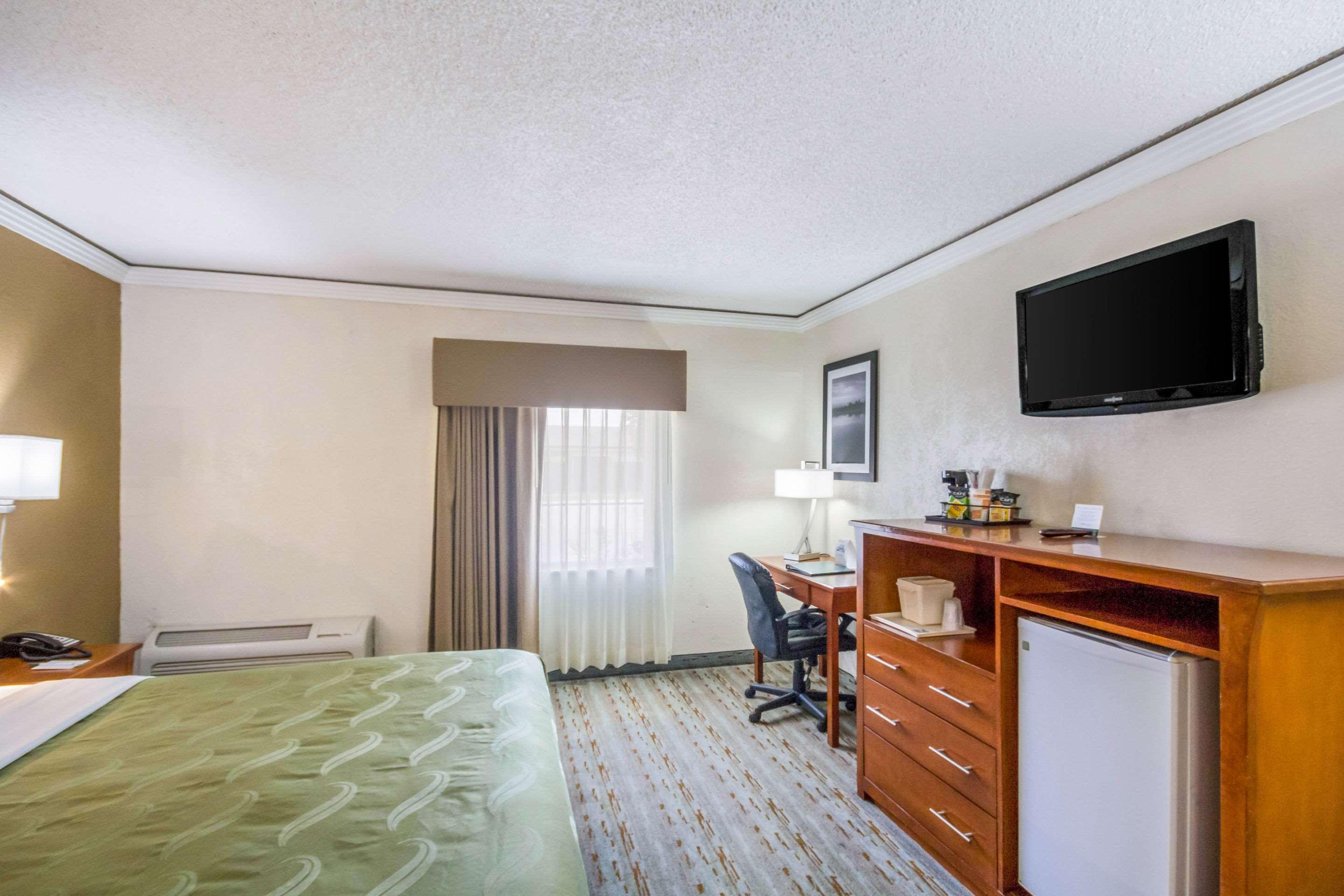 Quality Inn & Suites Kansas City - Independence I-70 East Экстерьер фото