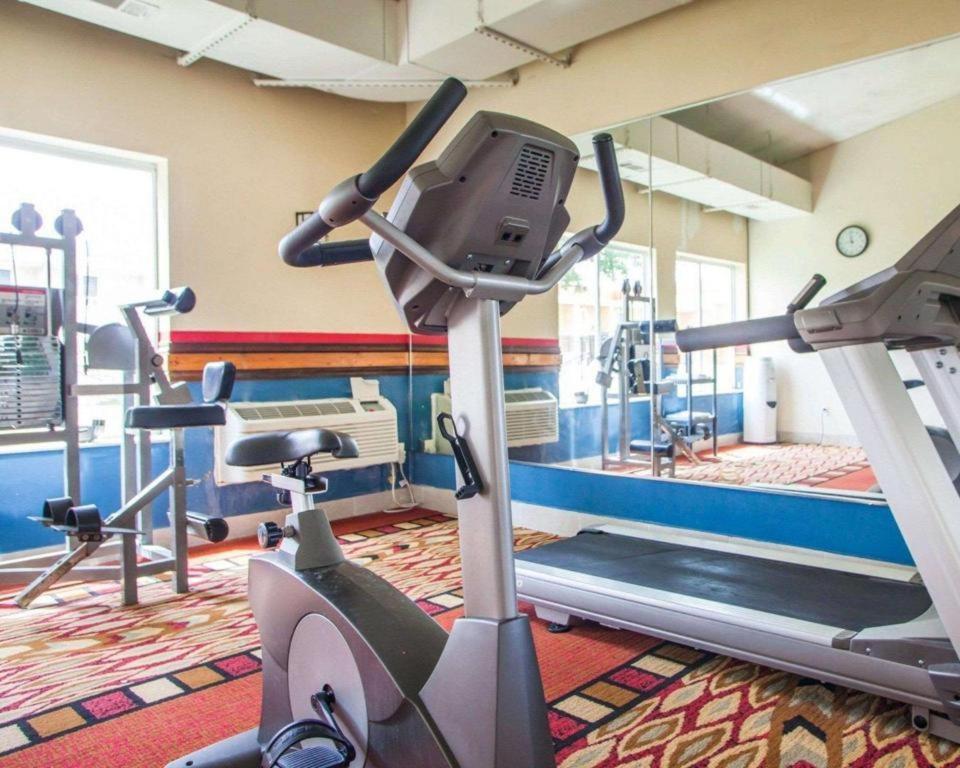 Quality Inn & Suites Kansas City - Independence I-70 East Экстерьер фото
