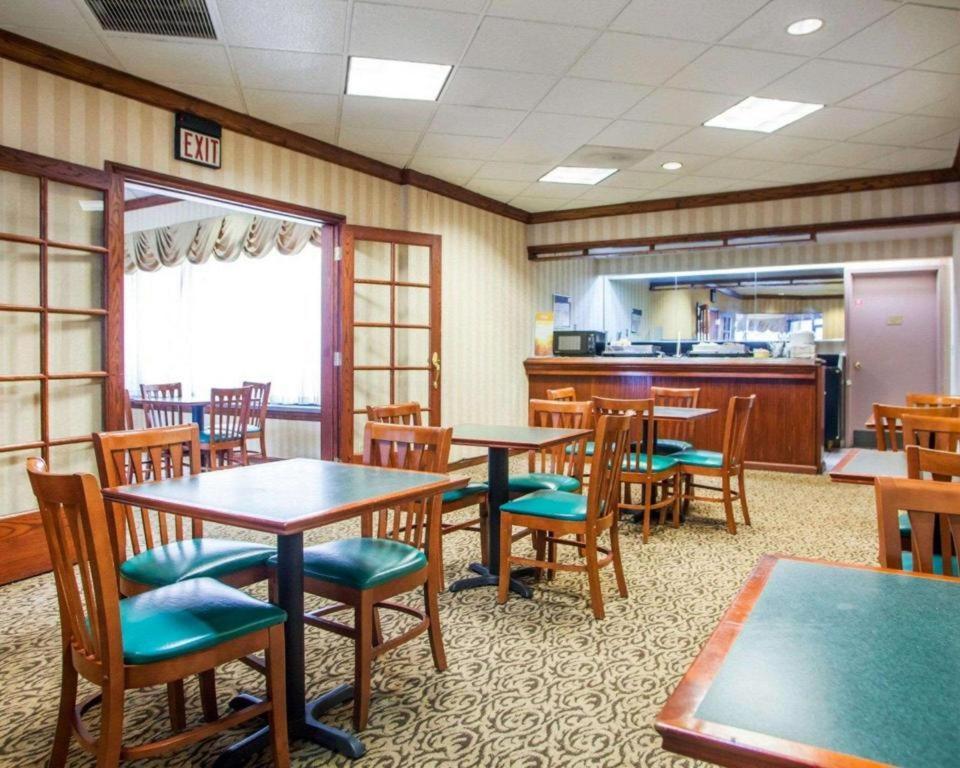 Quality Inn & Suites Kansas City - Independence I-70 East Экстерьер фото
