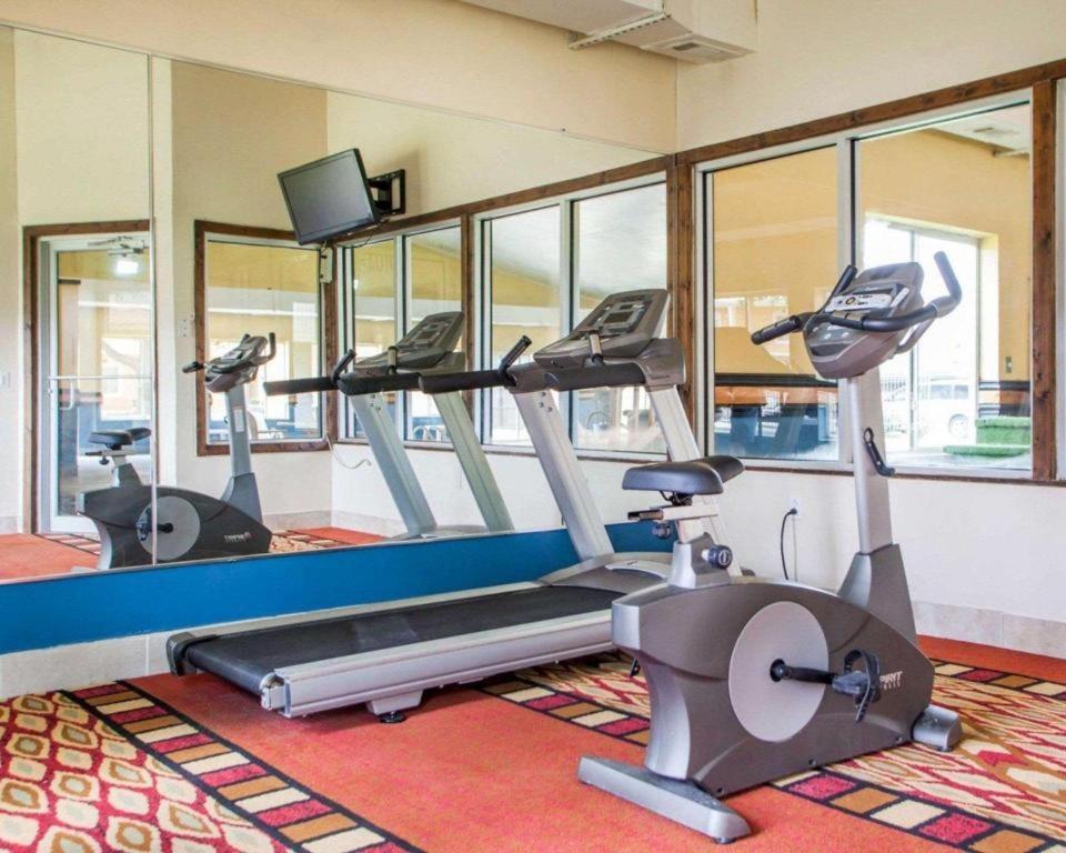 Quality Inn & Suites Kansas City - Independence I-70 East Экстерьер фото