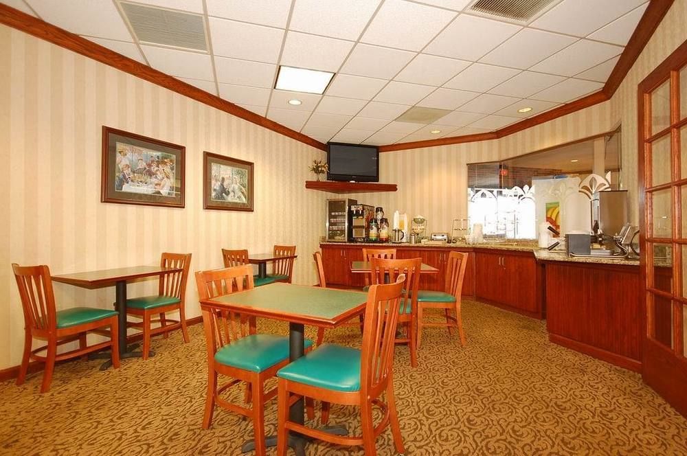 Quality Inn & Suites Kansas City - Independence I-70 East Экстерьер фото